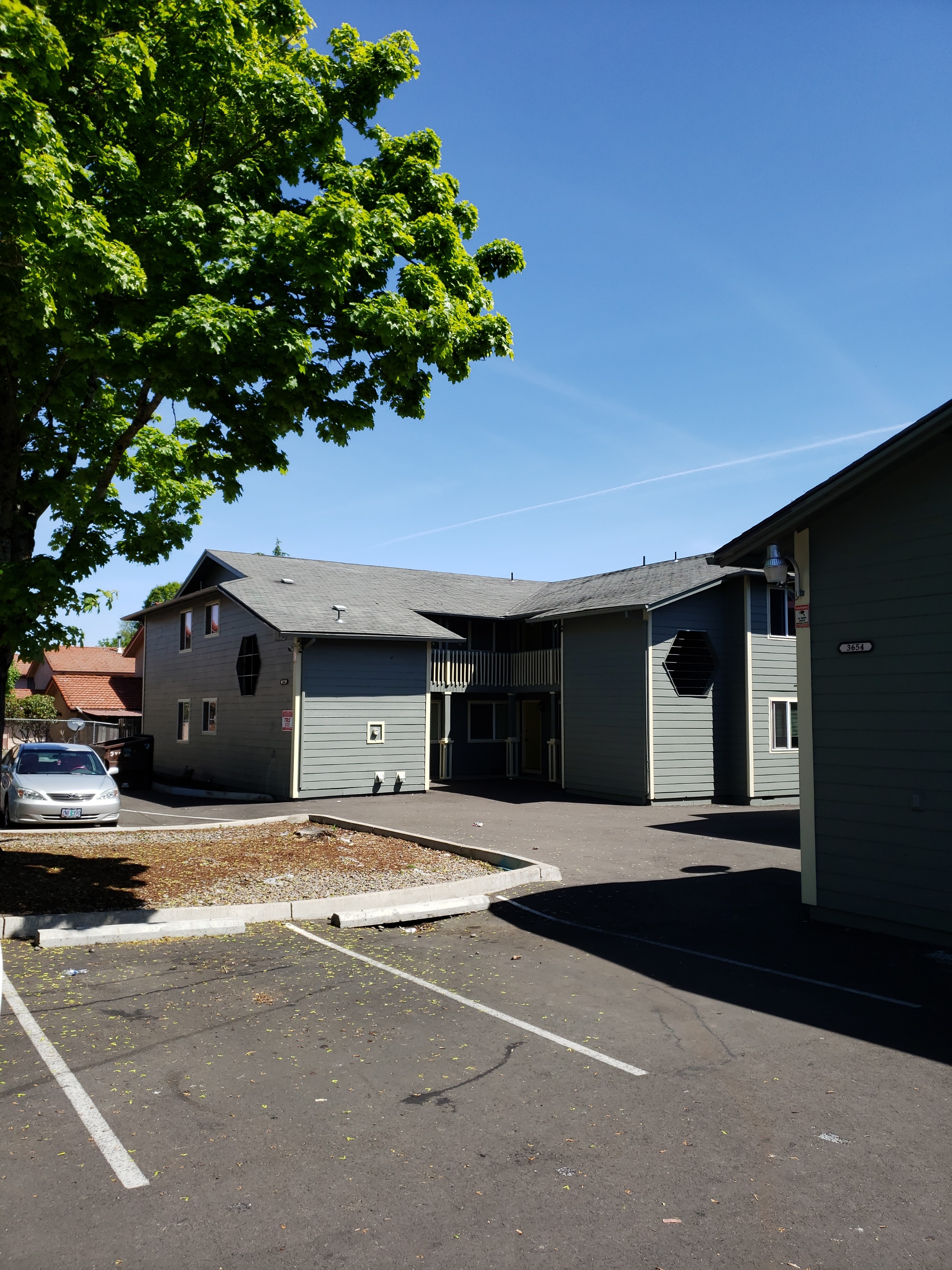 Salem 12-Plex