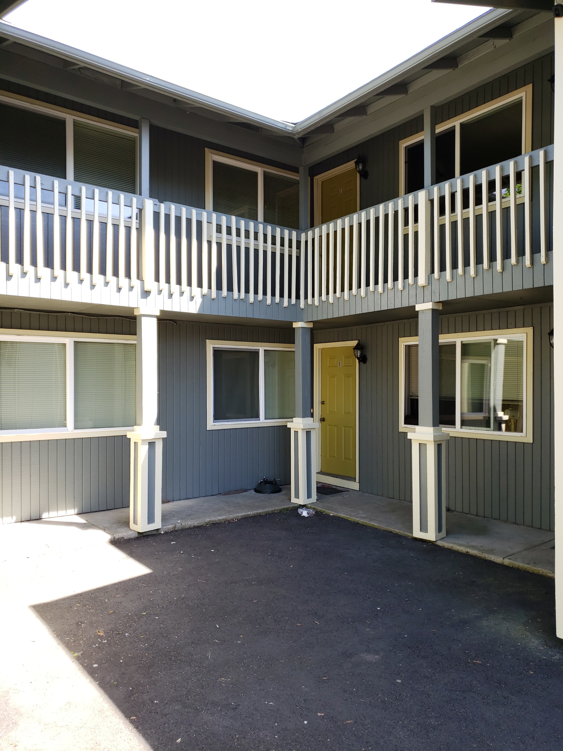 Salem 12-Plex