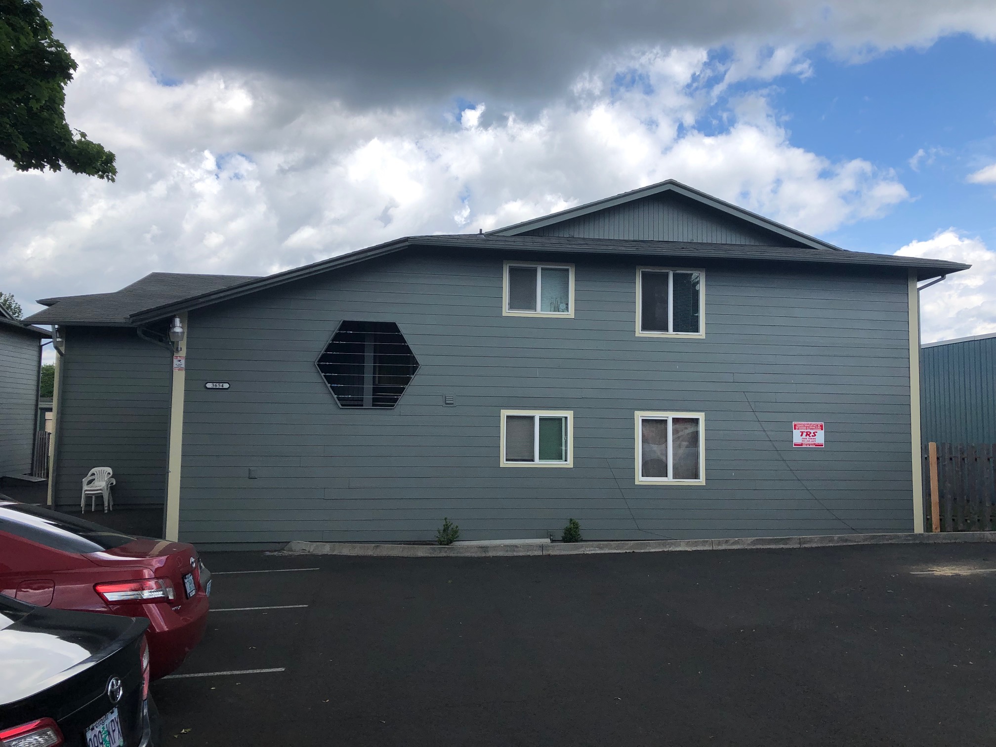 Salem 12-Plex
